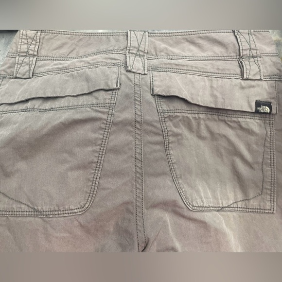 NORTH FACE Pants Womens Size 0
Chino Outdoors Pocket
Lightweight Regular Fit Tan - Picture 2 of 8